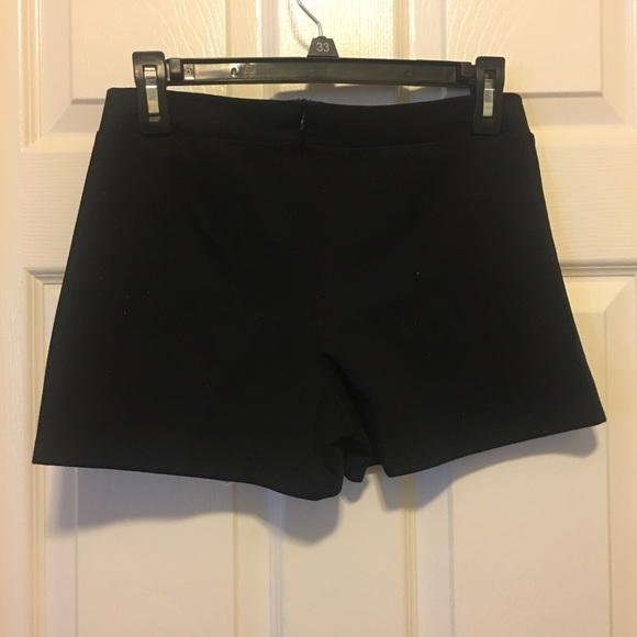 Jessica Simpson Black & White Skort NWT - Picture 5 of 5